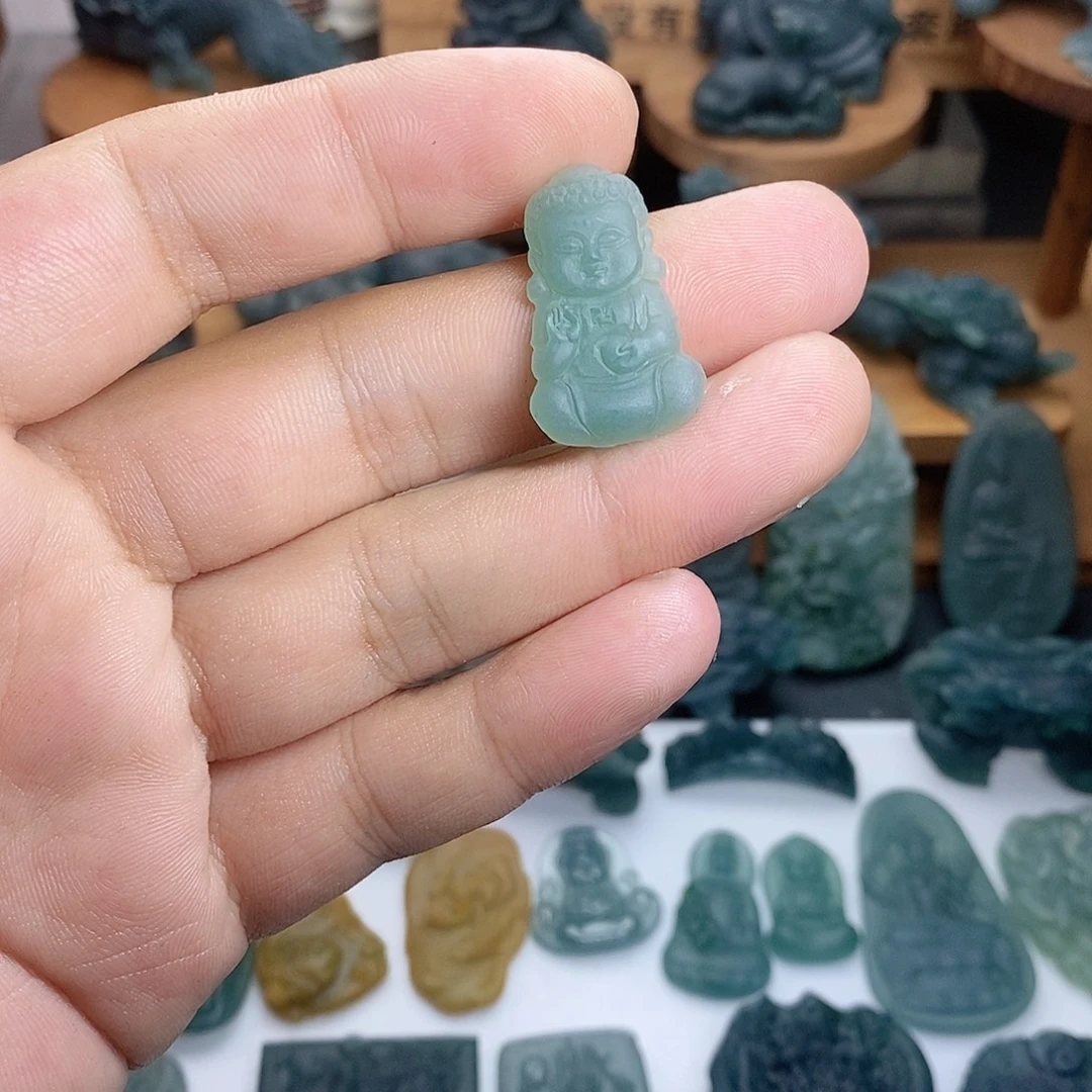 定制翡翠未镶嵌宝宝佛