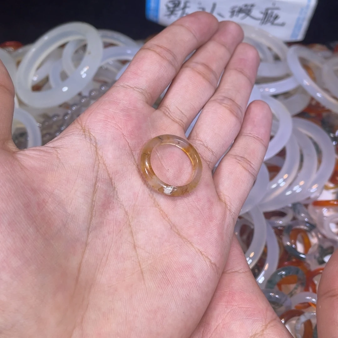 玛瑙/玉髓戒指未镶嵌31号港18 有瑕疵