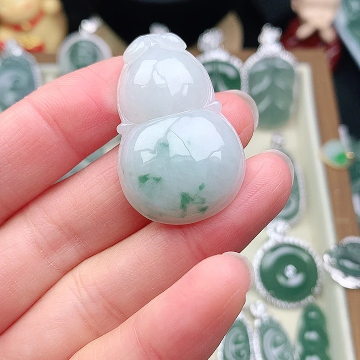 颈饰未镶嵌翡翠吊坠