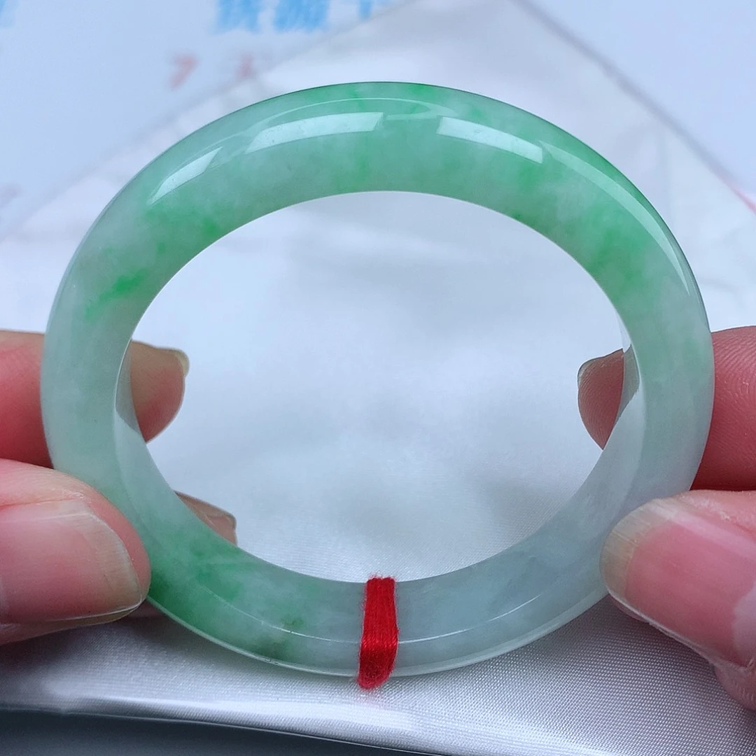 翡翠手镯未镶嵌天然