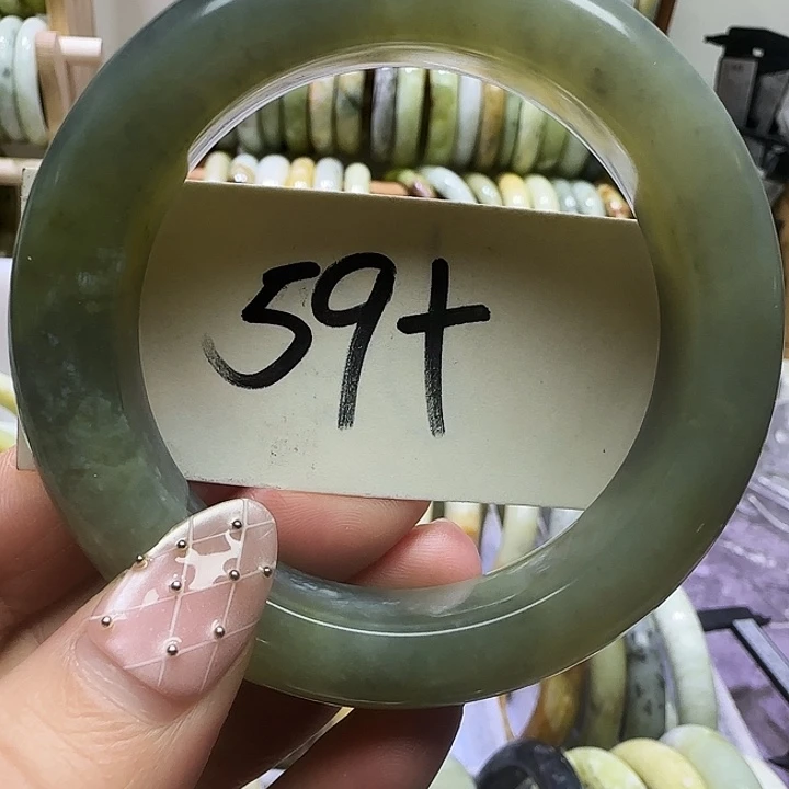 透闪石-蛇纹石玉未镶嵌手镯