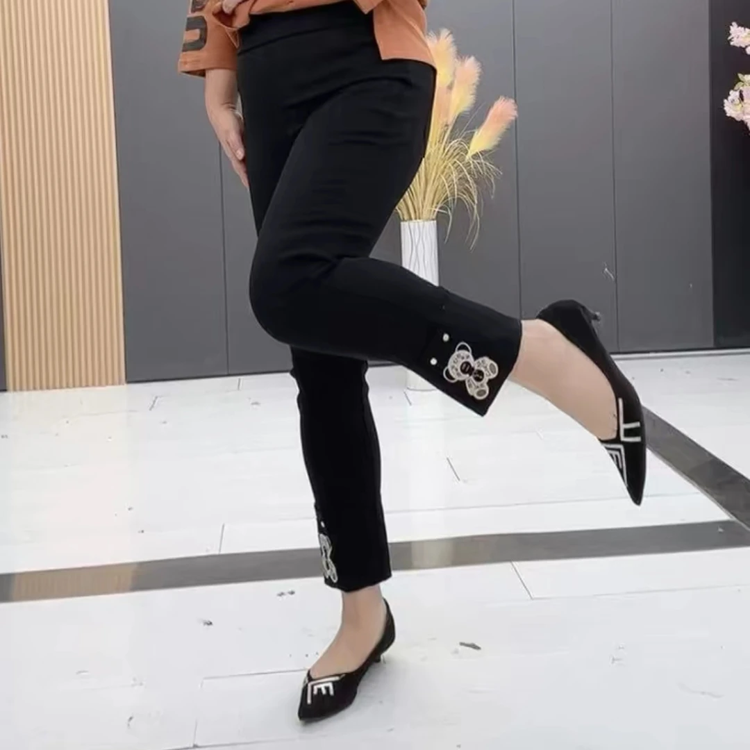 梦梦家2363-1款时尚洋气显瘦纯色小熊烟管裤