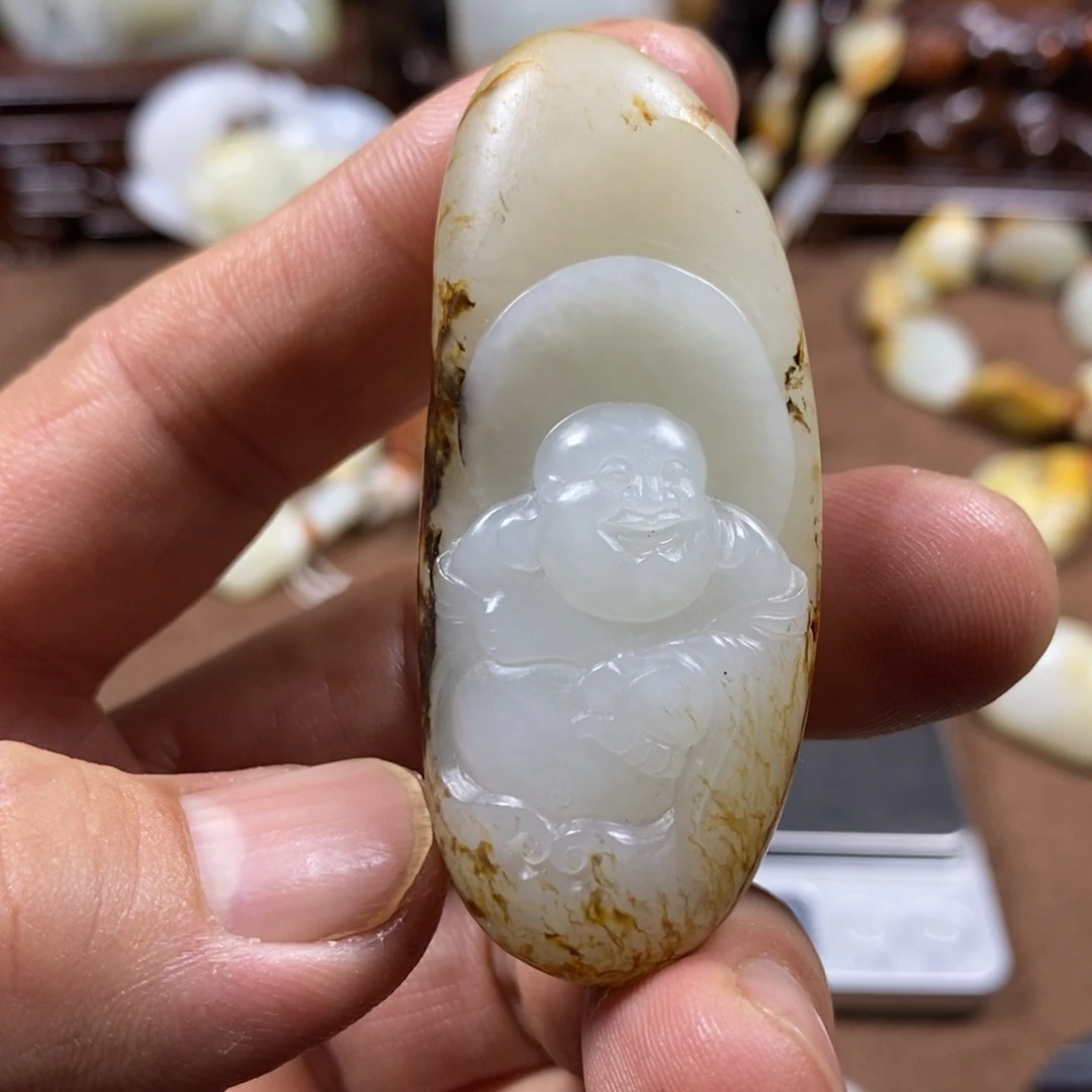 和田玉未镶嵌把件