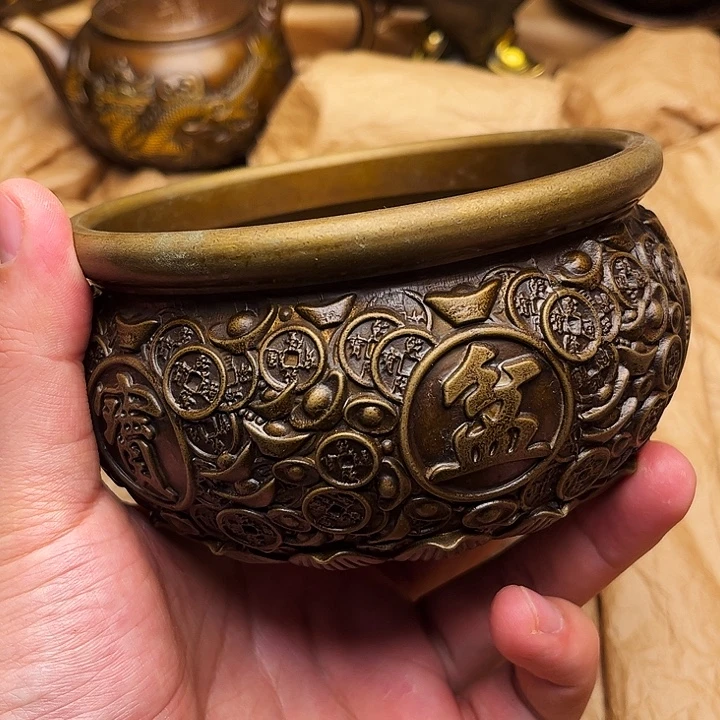 精美铜器做工精湛