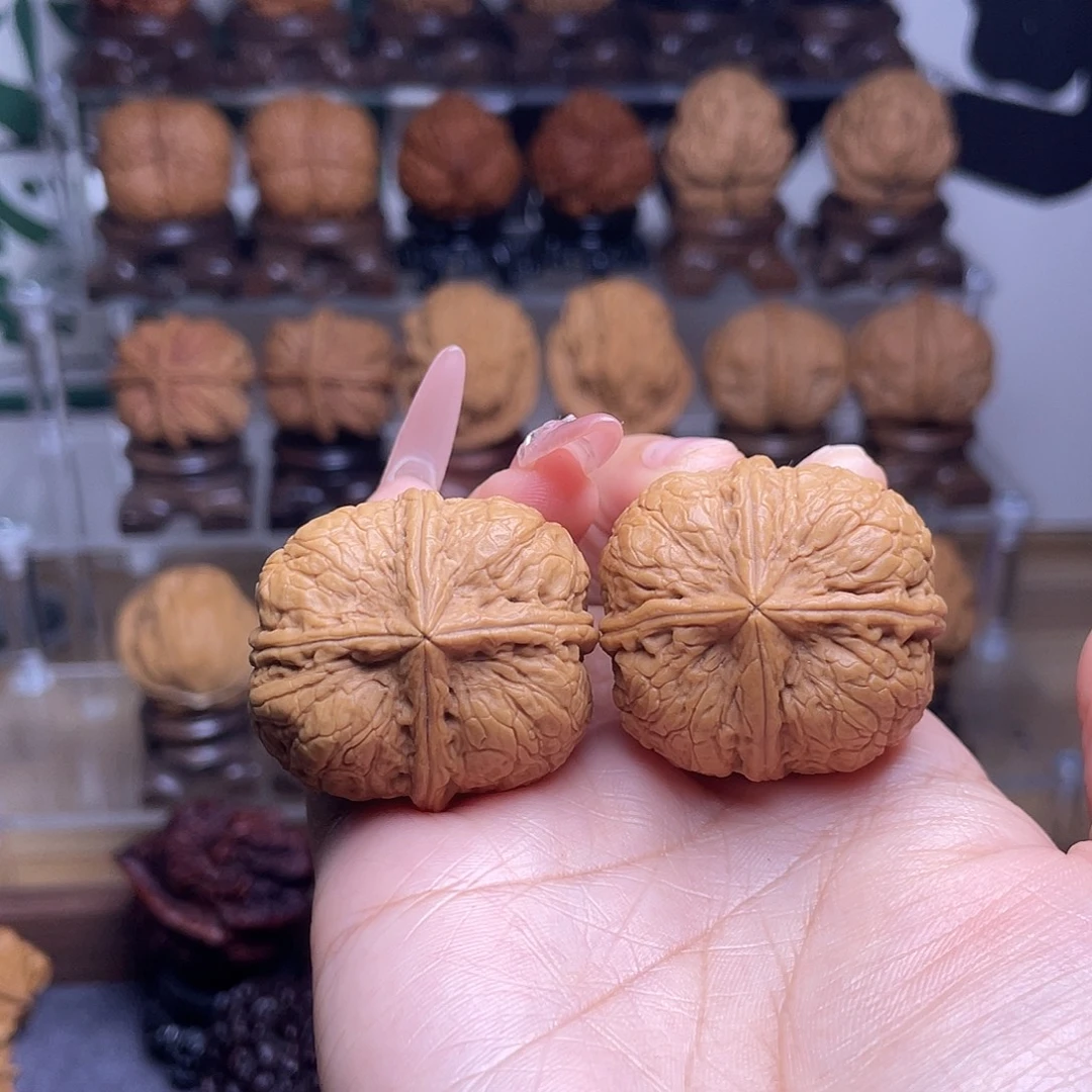 点***三文玩核桃把件2…………冰裂纹四棱