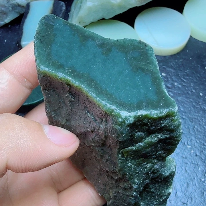 和田玉（糖玉）未镶嵌珠宝奇石