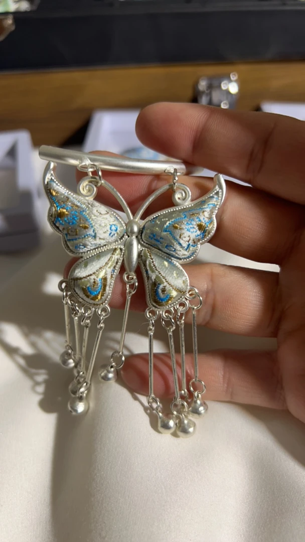 胸挂宋锦独特设计时尚配饰