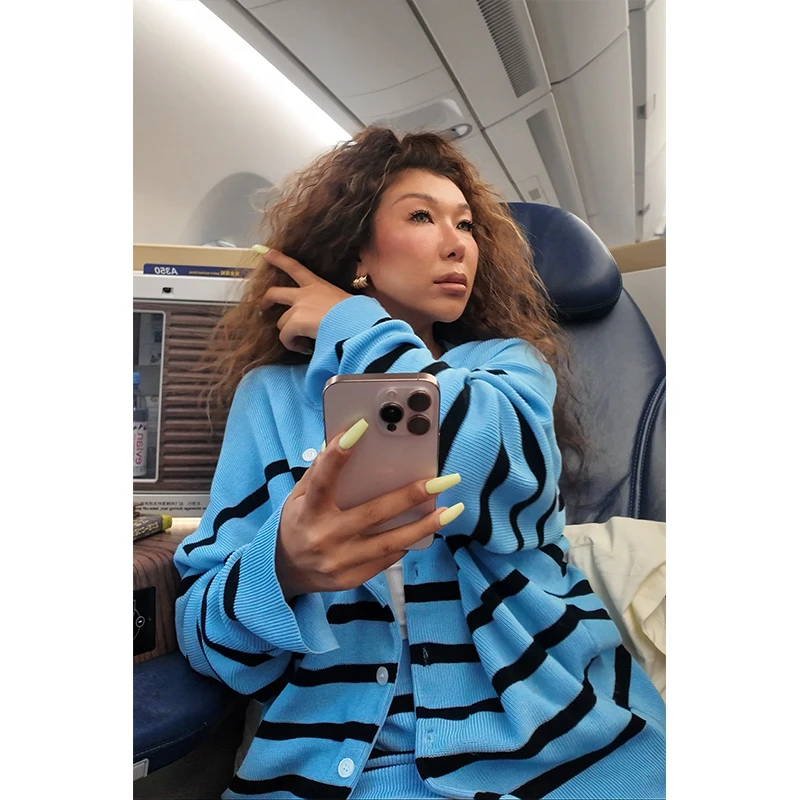 (小溪家)撞色蓝黑条纹早秋针织开衫显瘦短裤松弛感慵懒上衣裤子