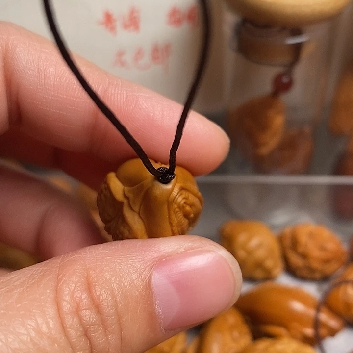 橄榄核吊坠生命，三面