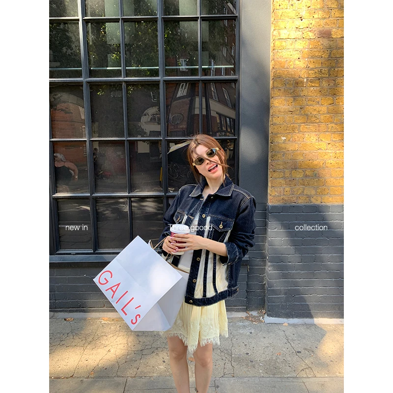 THREE GOOOD/三吉重工镂空拼接设计翻领牛仔外套小版Y725Z10652