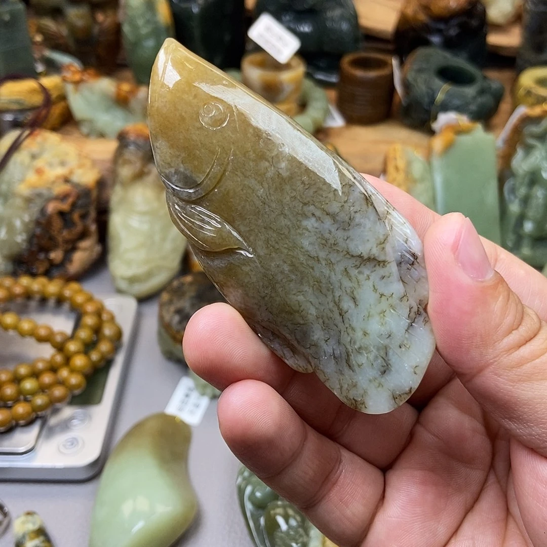 岫岩老玉（透闪石质玉）未镶嵌珠宝奇石