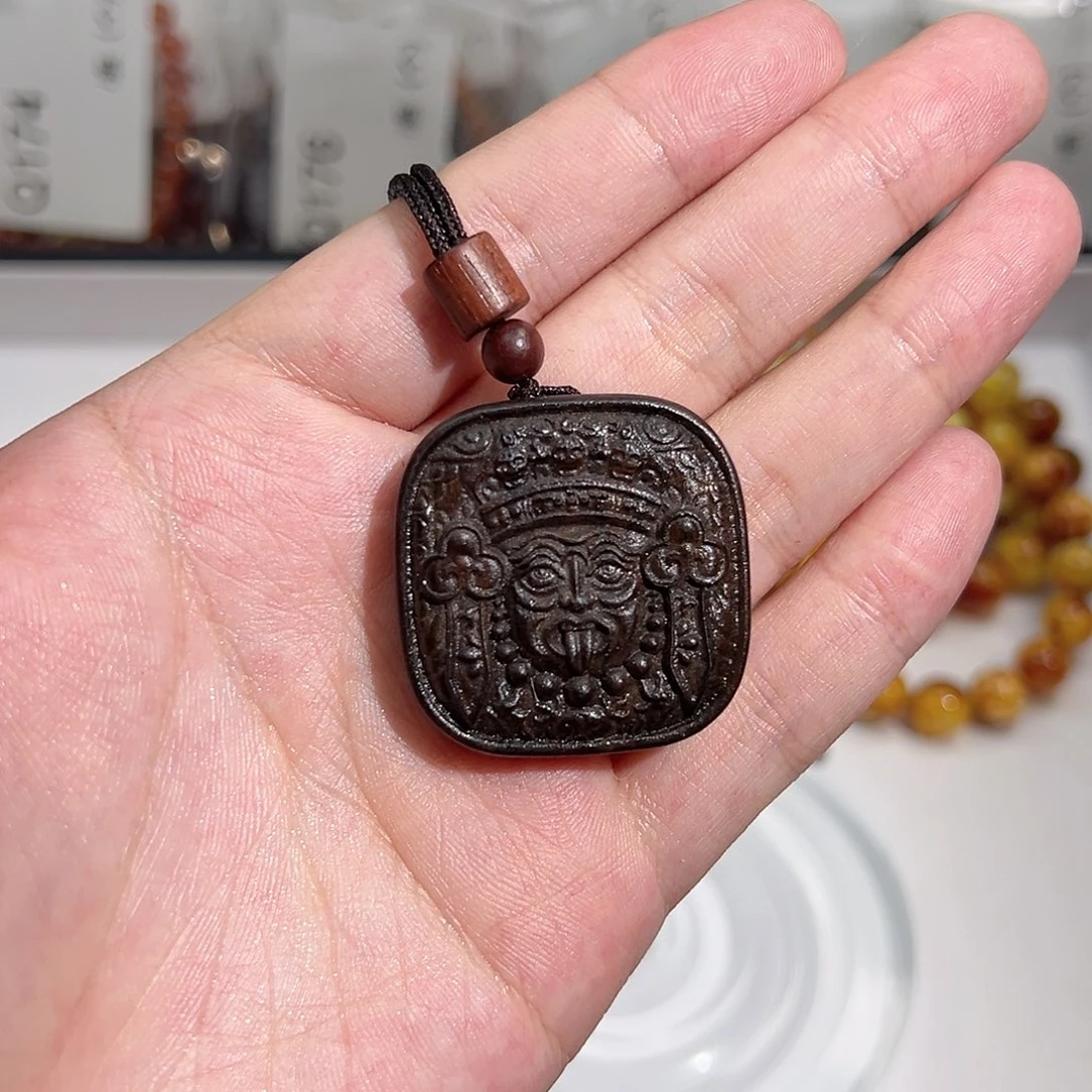 大叶紫檀（黑酸枝木类）