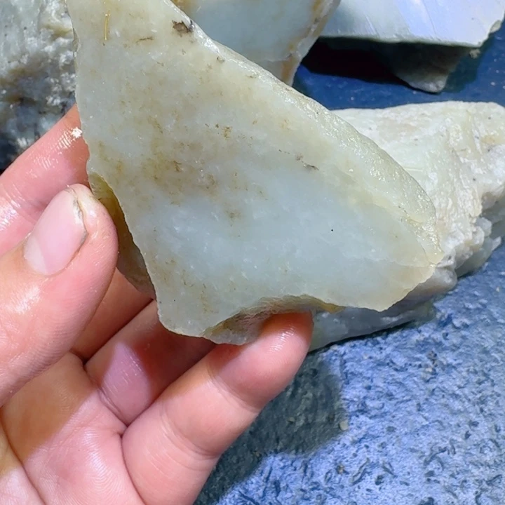 和田玉未镶嵌珠宝半成品