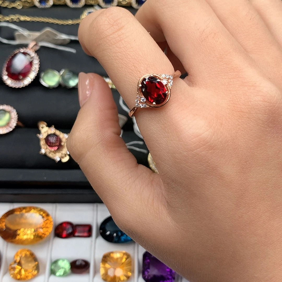 银S925镶嵌石榴石戒指