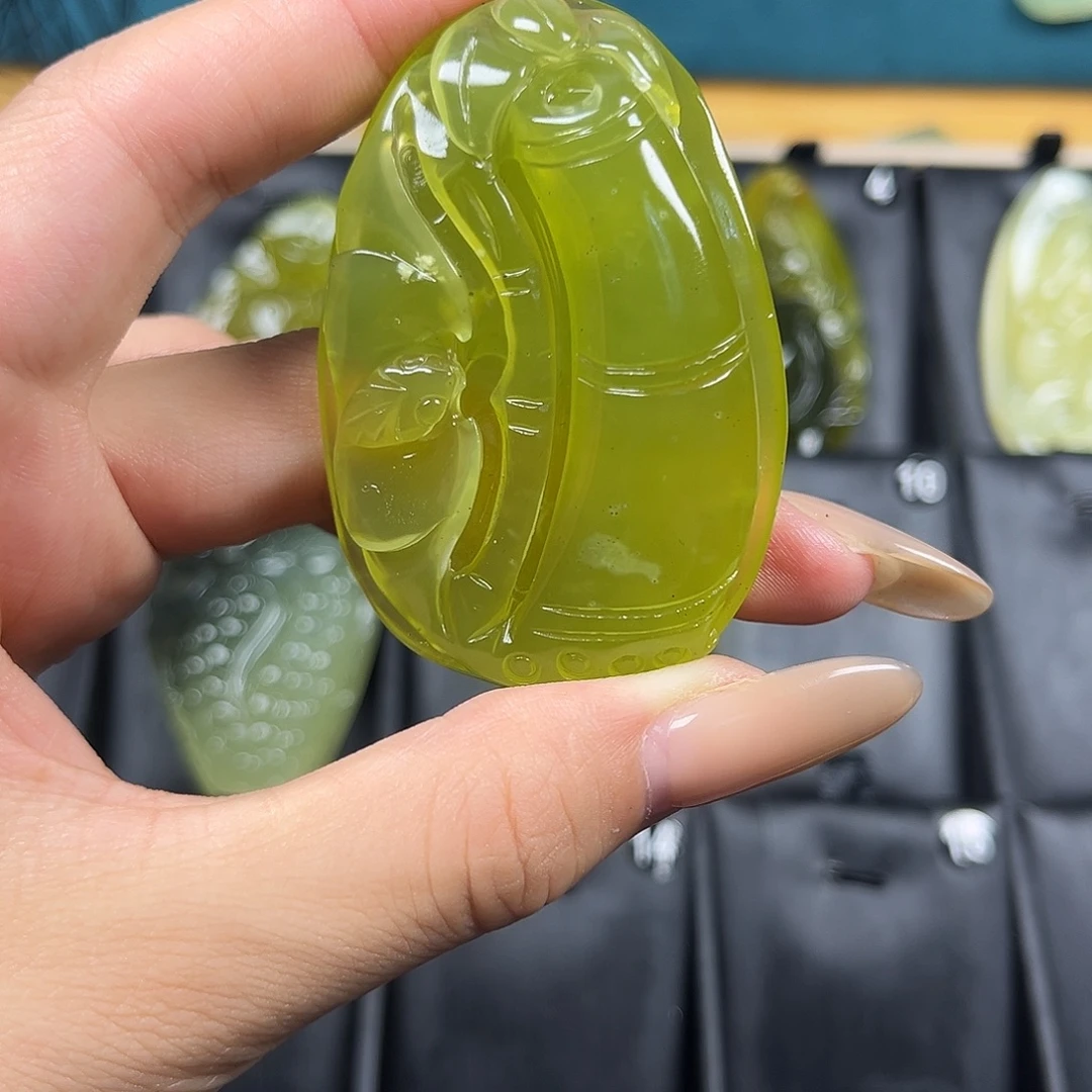 合金蛇纹石玉颈饰