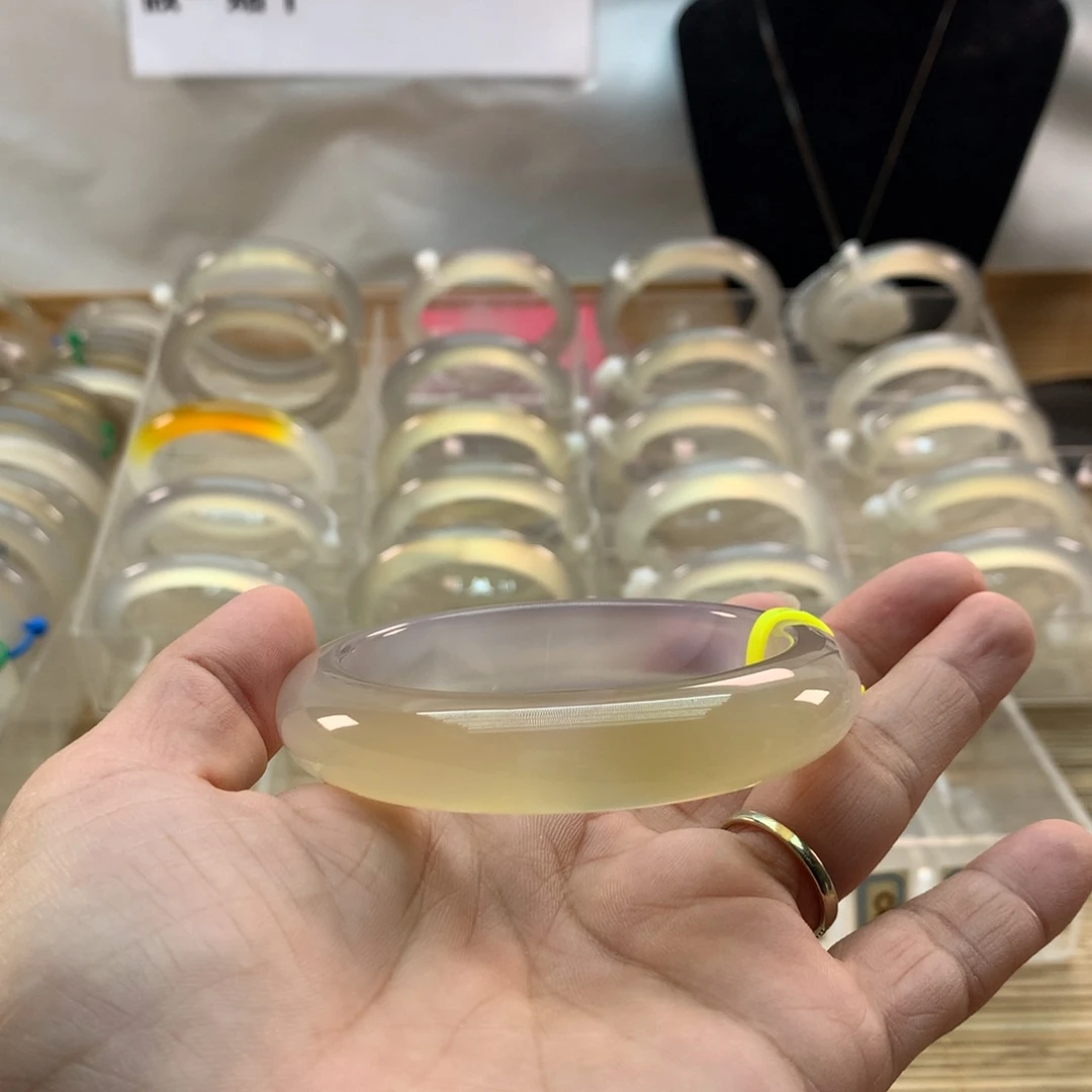 手镯玛瑙/玉髓未镶嵌