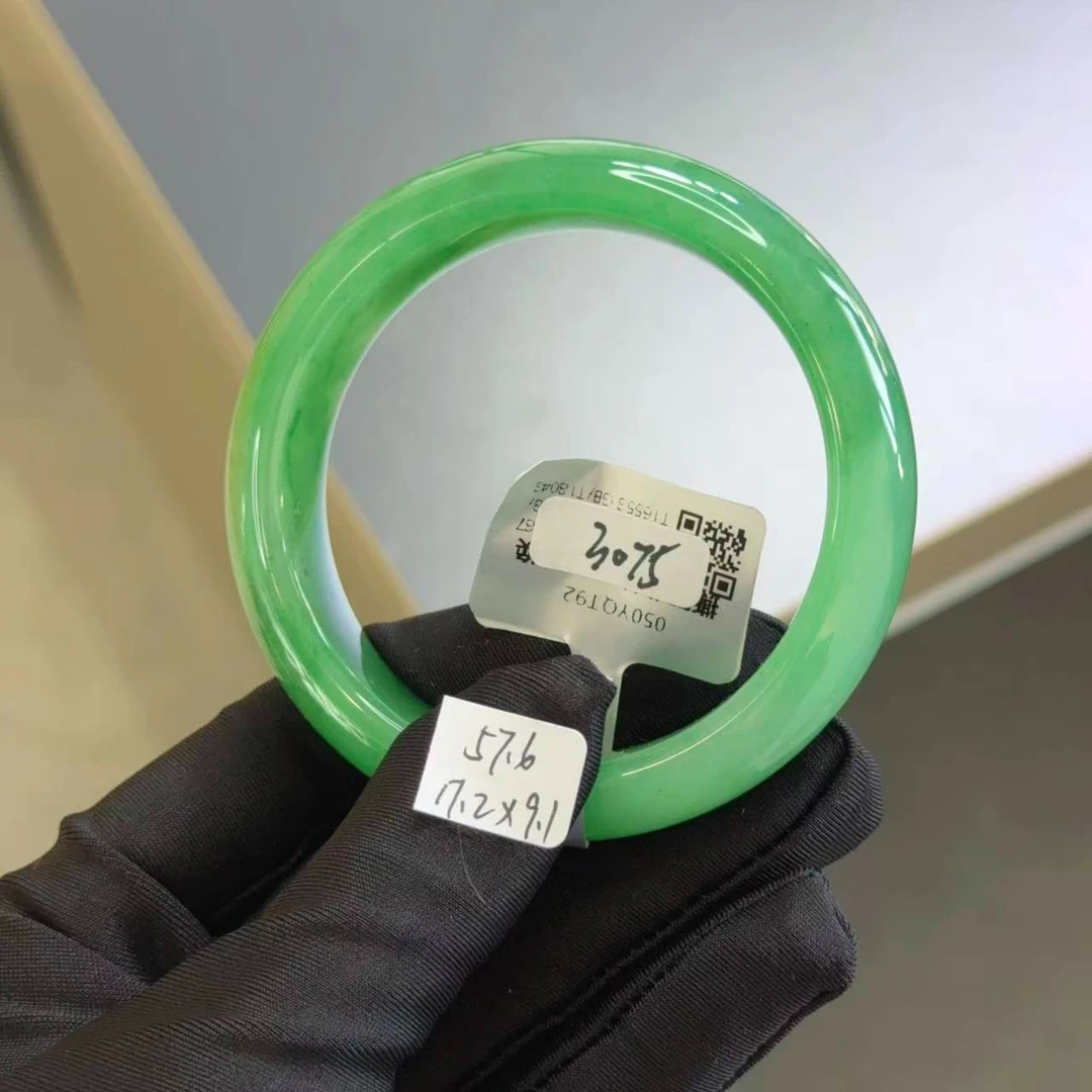 57.6圈口3075天然A货非洲翠手镯（撕毁标签概不退换