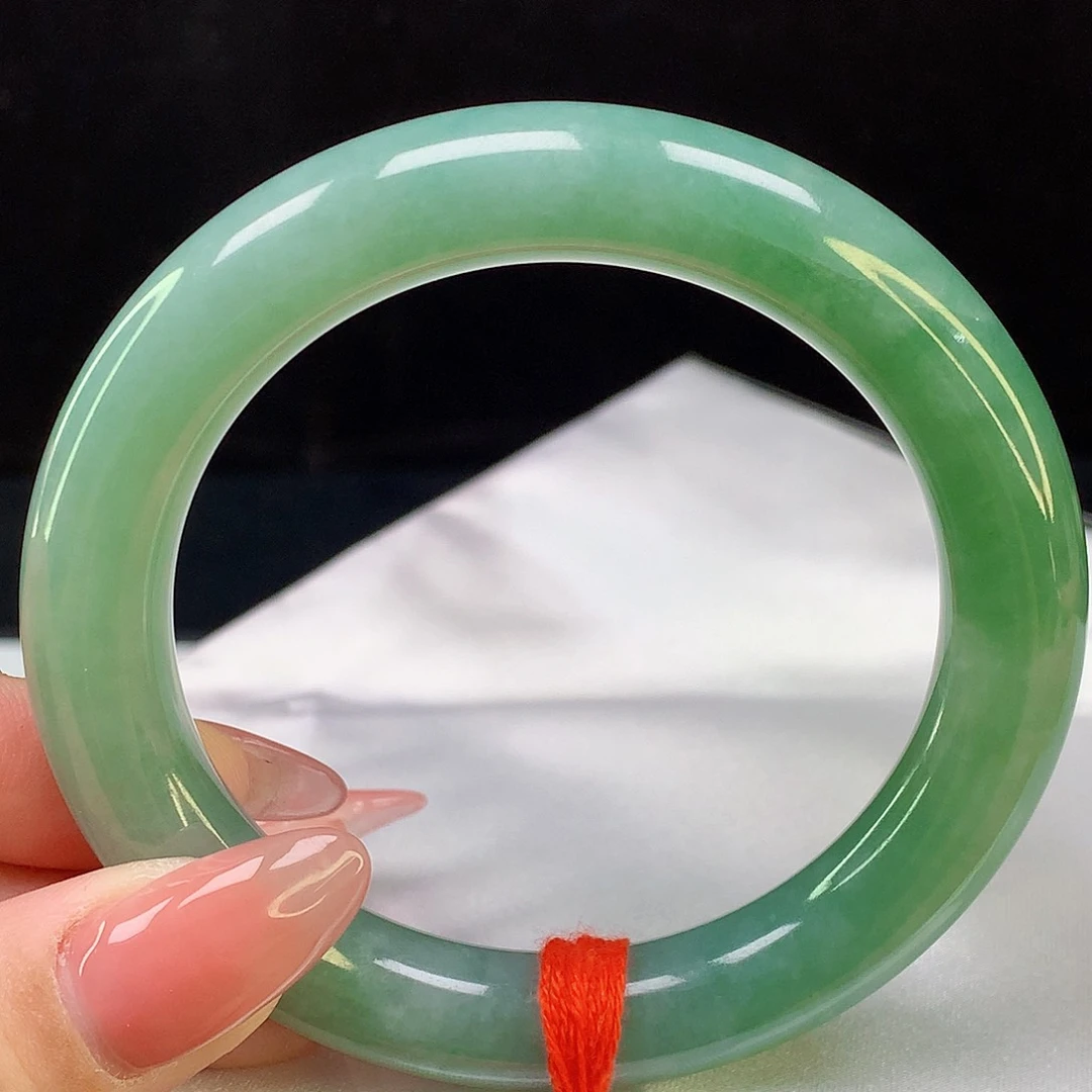 翡翠手镯未镶嵌天然翡翠2005