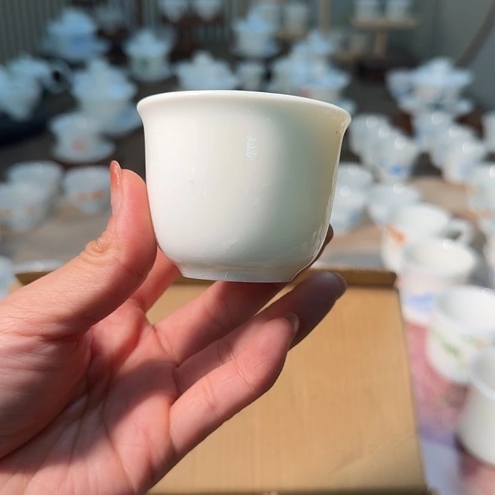 羊脂玉茶杯六个一组