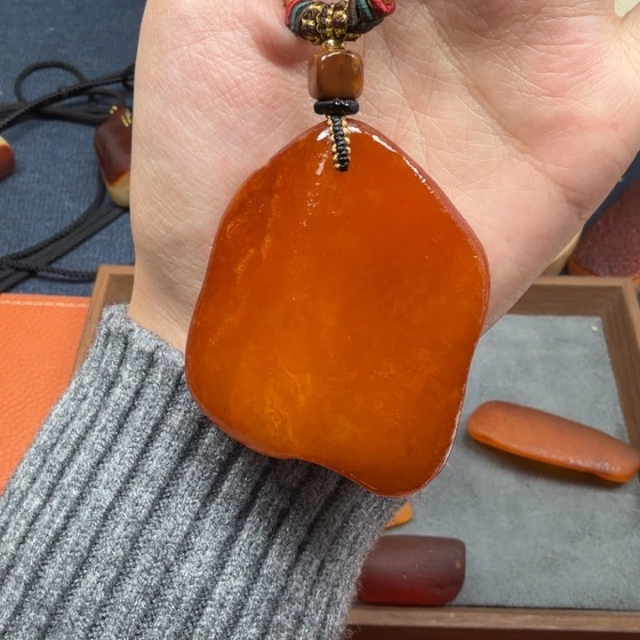 蜜蜡未镶嵌吊坠(赠链)