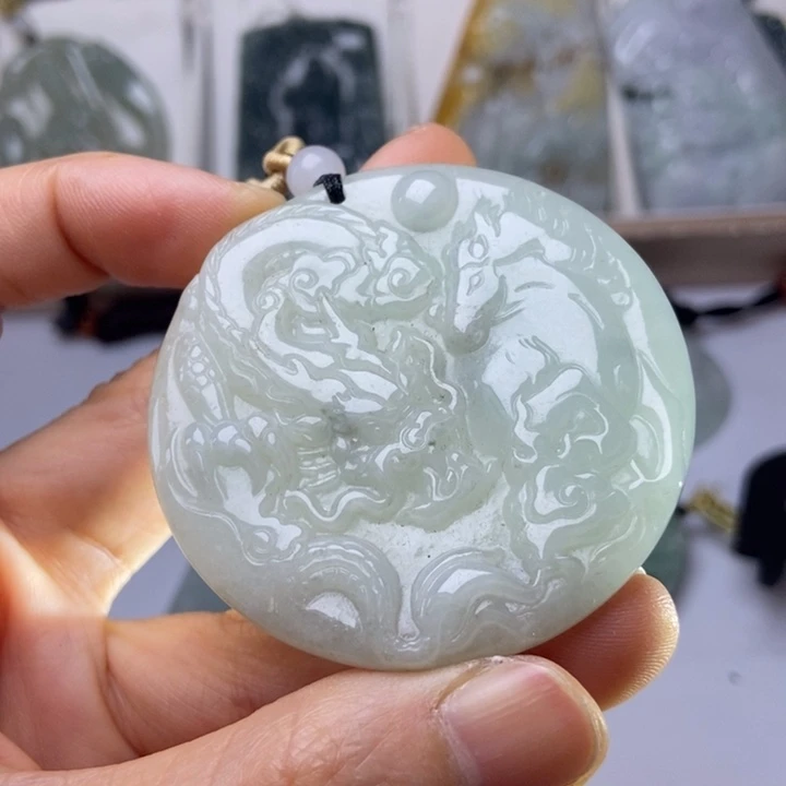 翡翠未镶嵌项圈翡翠