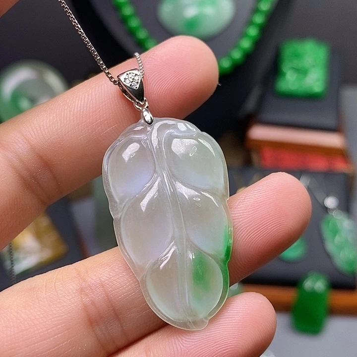吊坠(赠链)未镶嵌翡翠