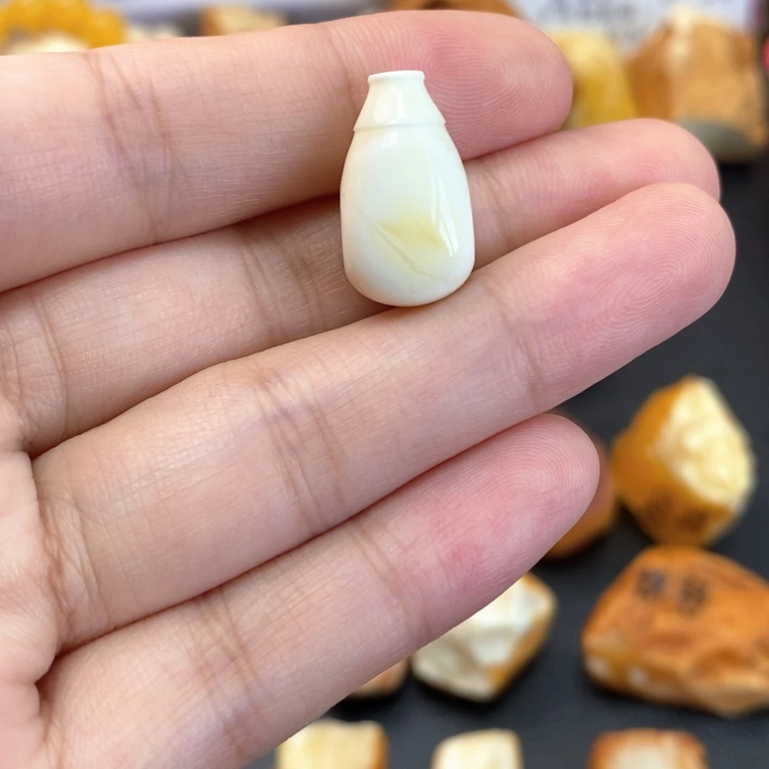 定制琥珀未镶嵌蜜蜡
