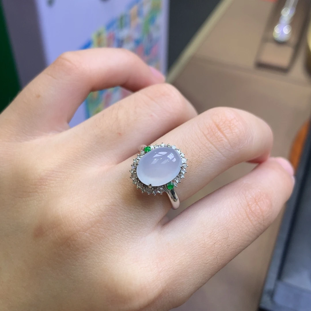 翡翠18K金镶嵌颈饰翡翠