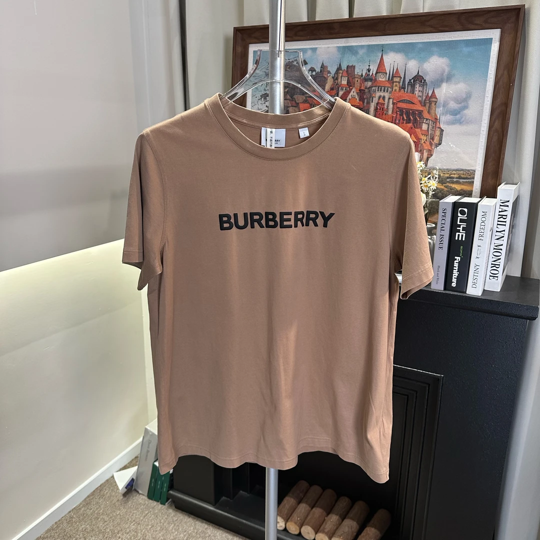 99新 BU819 Burberry巴宝莉 驼色徽标印花棉质T恤 L码 公价4400
