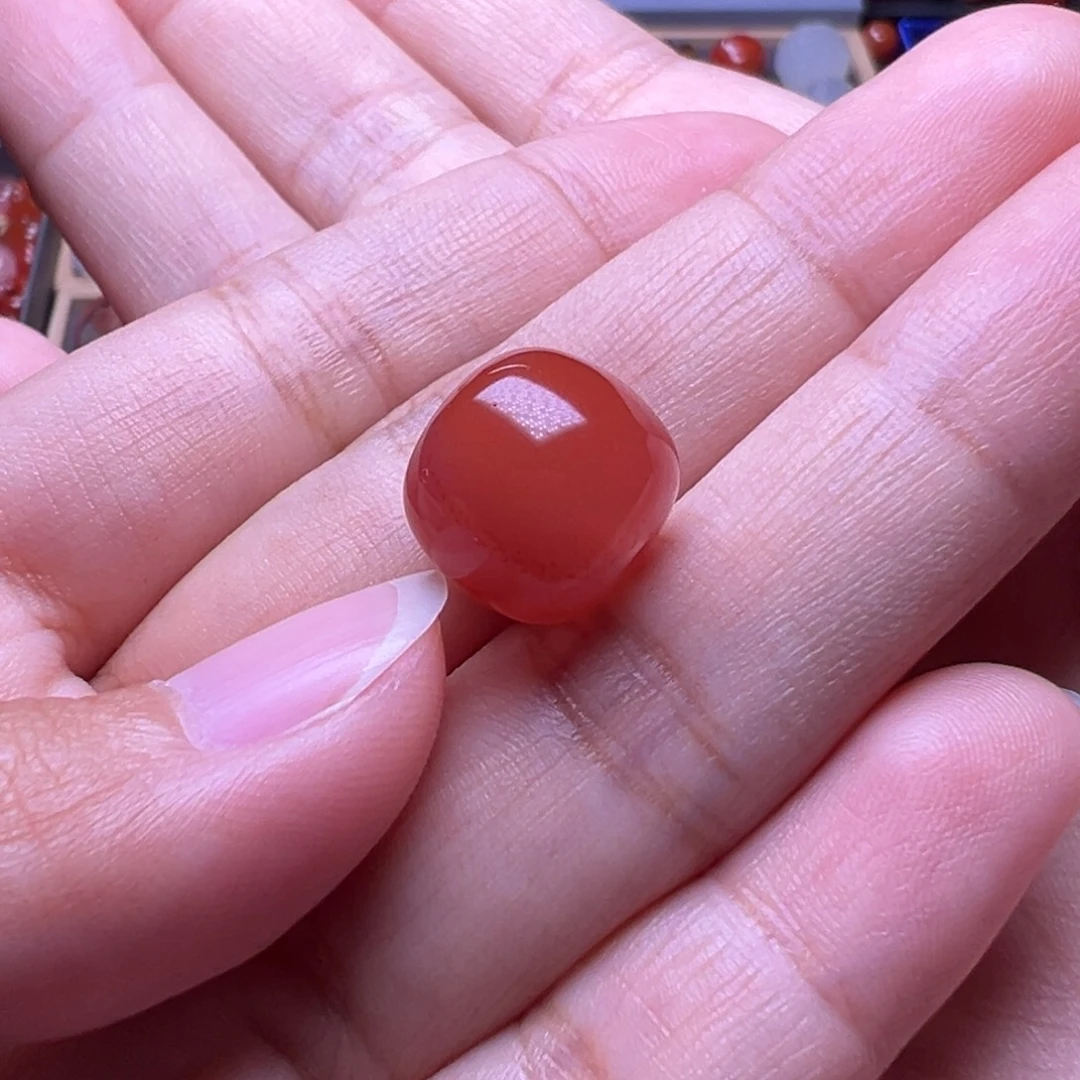 宁****南红玛瑙未镶嵌珠宝奇石