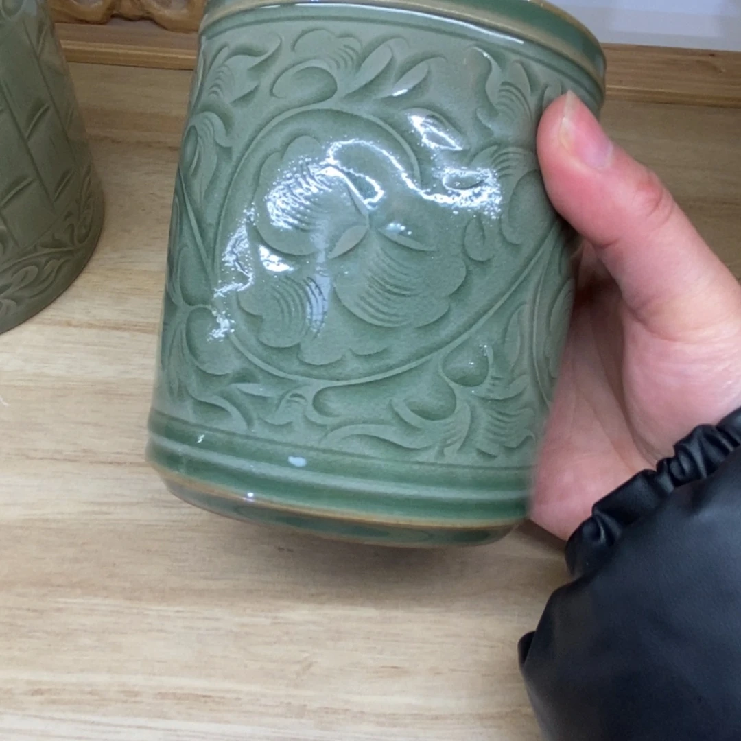 瓷片笔筒微微瑕哈哈哈