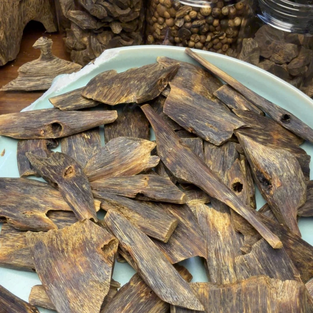 沉香沉香碎屑沉水红骨凹身20g