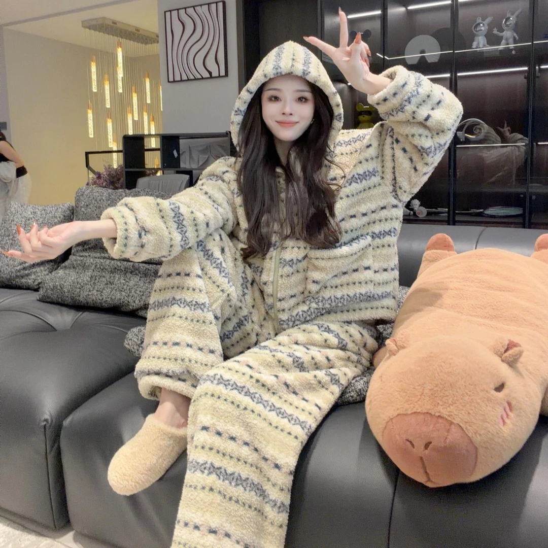韩系撞色条纹珊瑚绒连帽睡衣女冬季新款加厚保暖家居服套装外穿