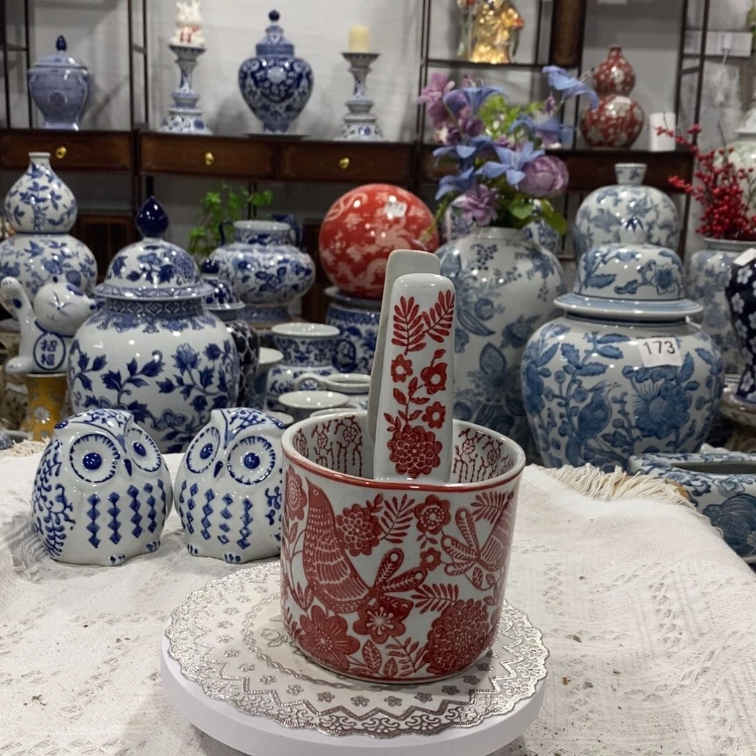 【闪购商品】摆件感****军花瓶……………………