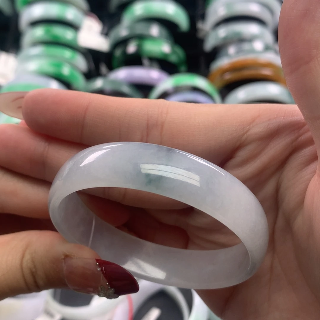 翡翠手镯未镶嵌公主