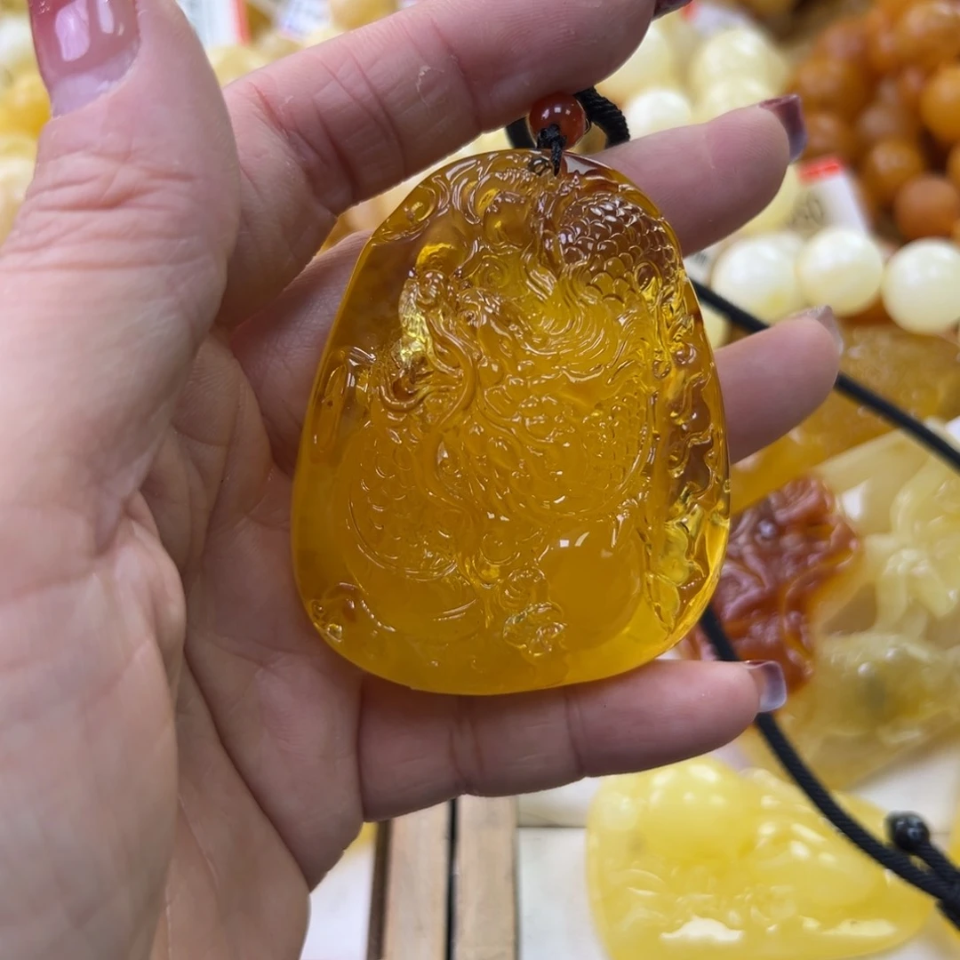 琥珀珠宝奇石未镶嵌