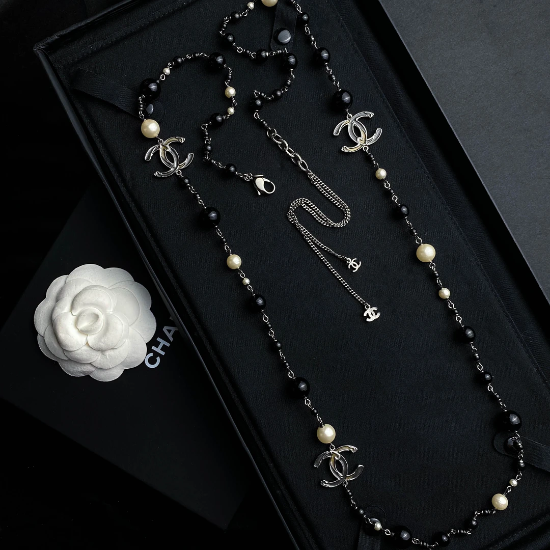 99新 Chanel/香奈儿 双C绿色三花logo黑白珍珠长款项链 S6715