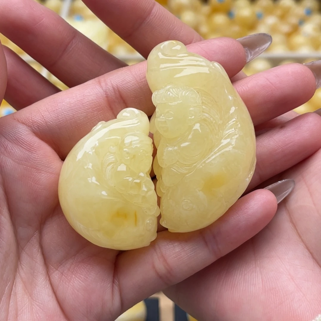 琥珀未镶嵌裸石蜜蜡吊坠笑