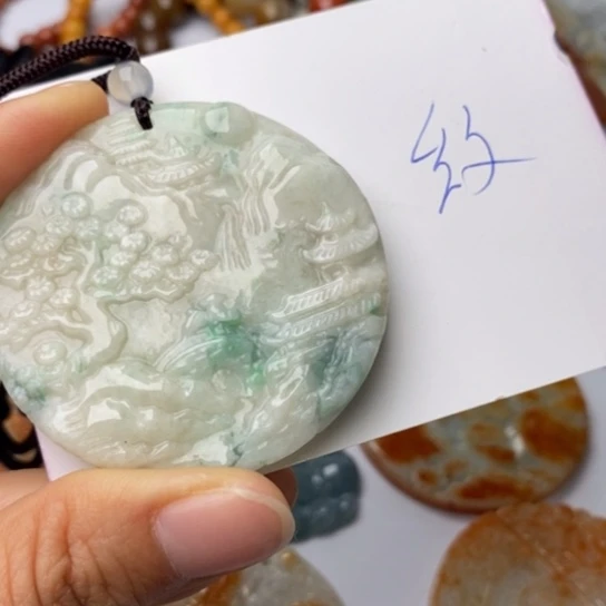 翡翠颈饰未镶嵌翡翠