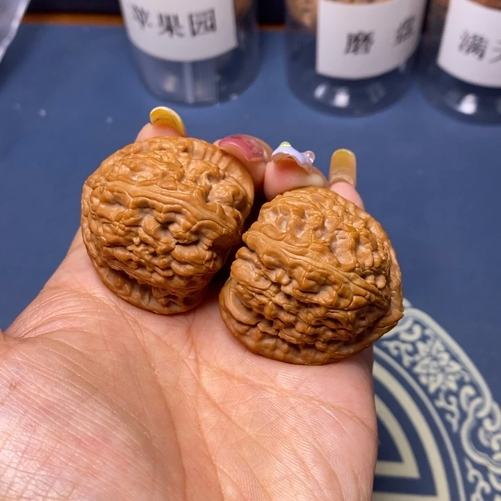 文玩核桃把件40角白