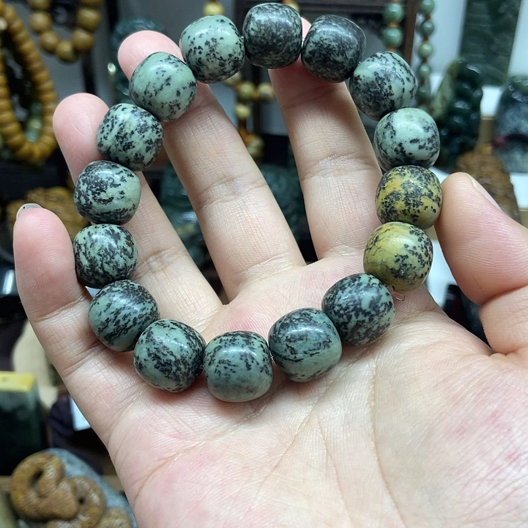 岫岩河磨玉（透闪石质玉）未镶嵌把件