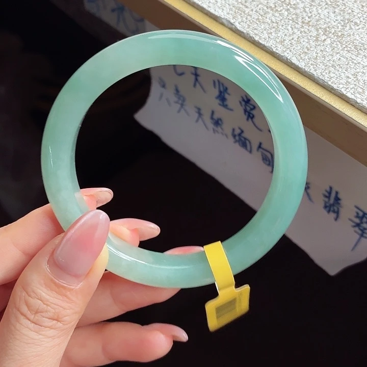 翡翠未镶嵌手镯手镯
