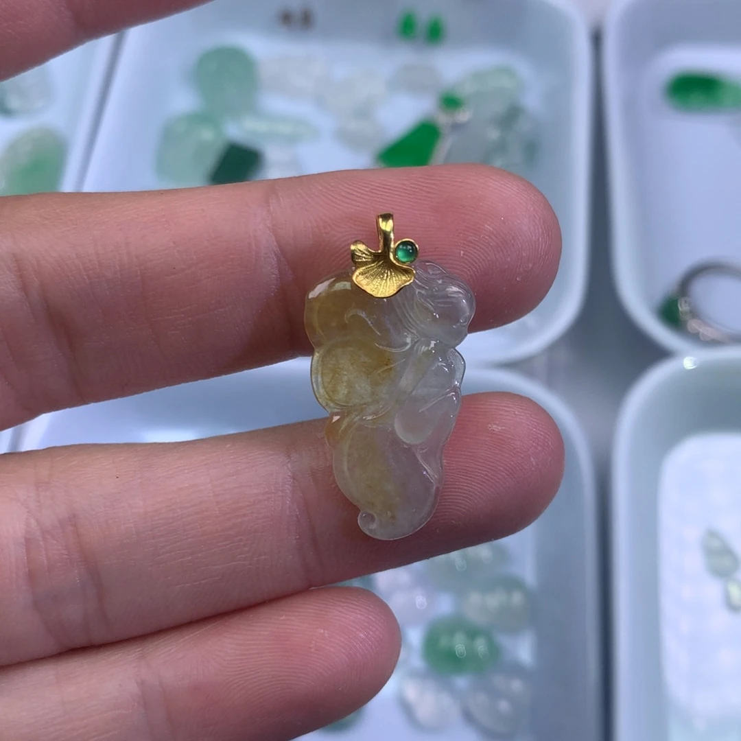 翡翠颈饰18K金镶嵌小仙子