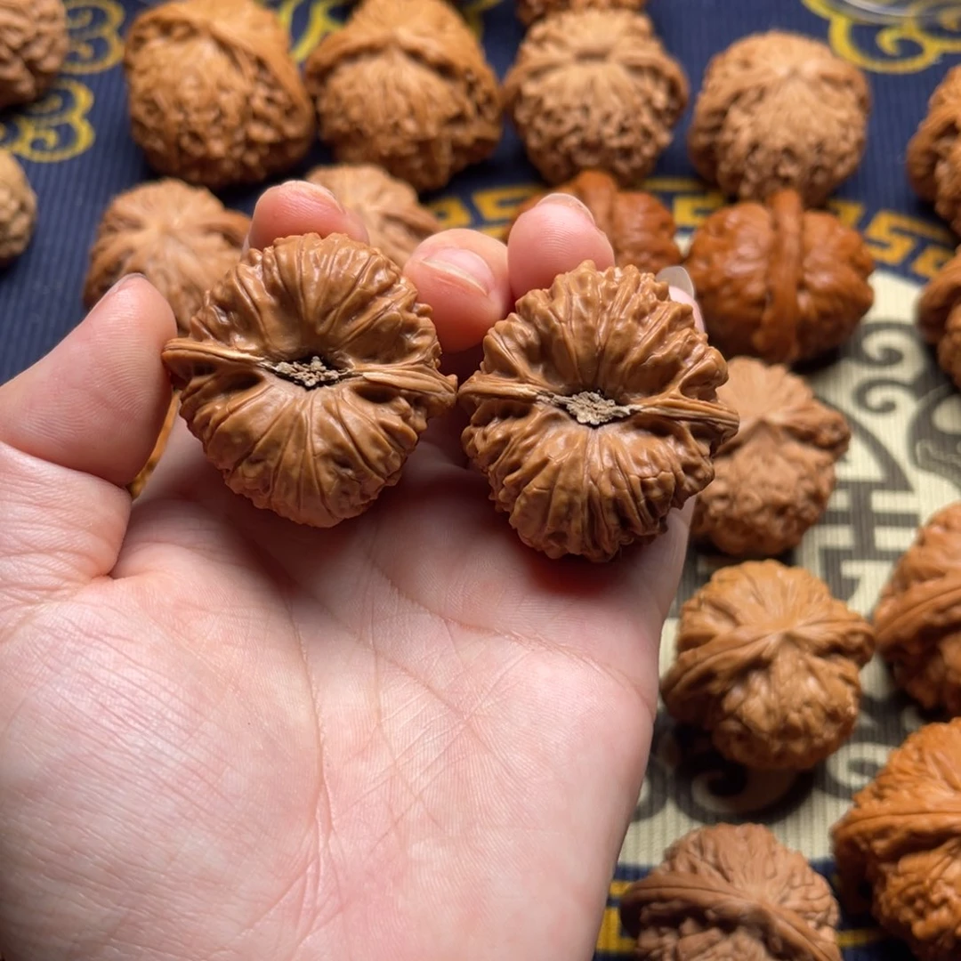 文玩核桃吊坠平谷凹底