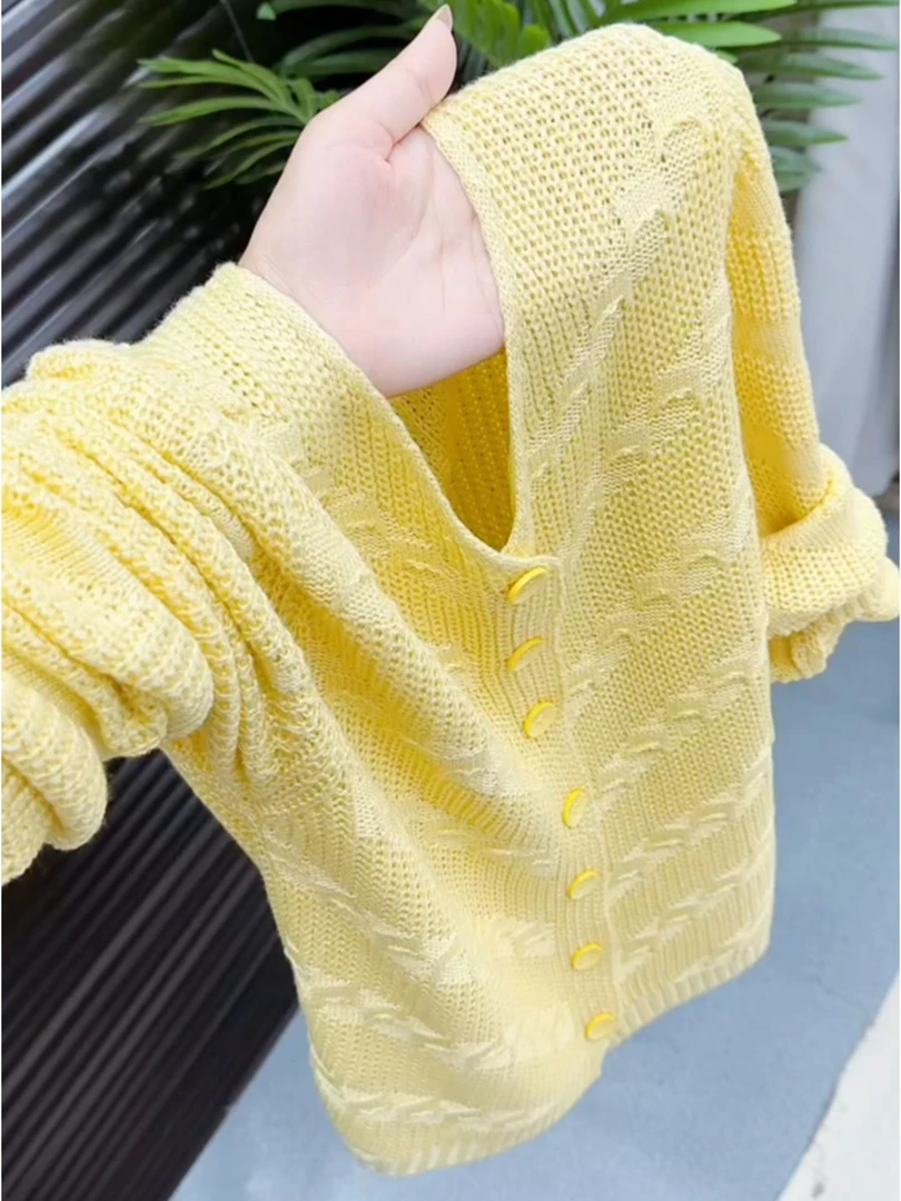 时尚黄色针织开衫女2025秋季新款设计感百搭小众高级气质显瘦穿搭