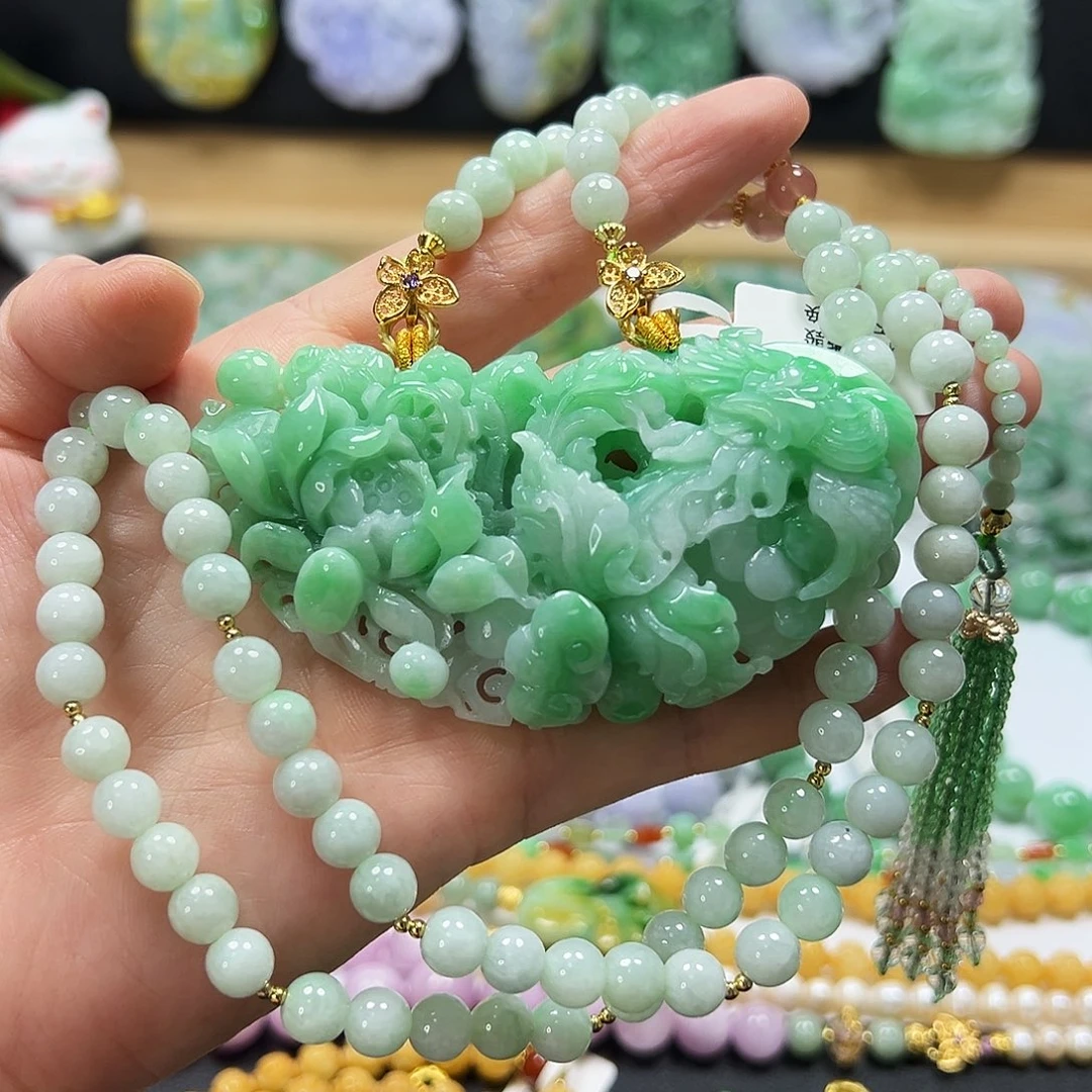 翡翠未镶嵌颈饰吊坠