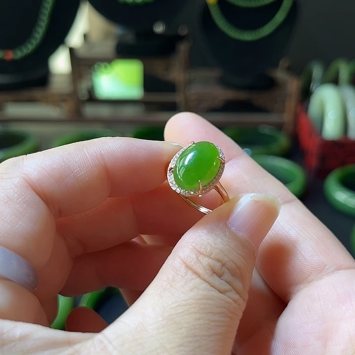 未镶嵌戒指和田玉（碧玉）