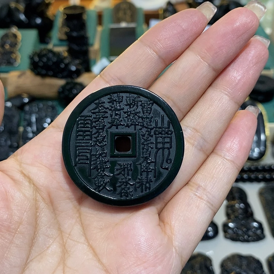 嗨***蛇纹石玉未镶嵌颈饰