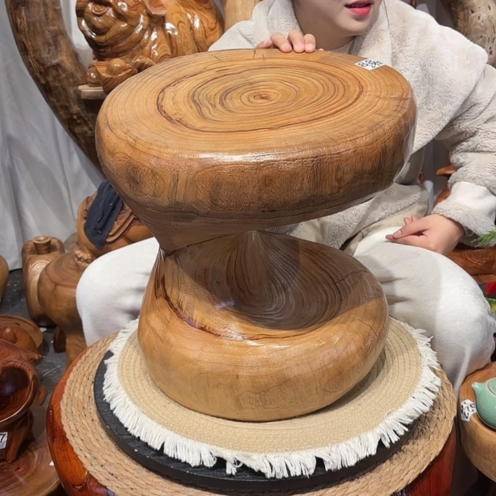 香樟木香樟木根雕凳子一物一拍编号885长38宽32高41