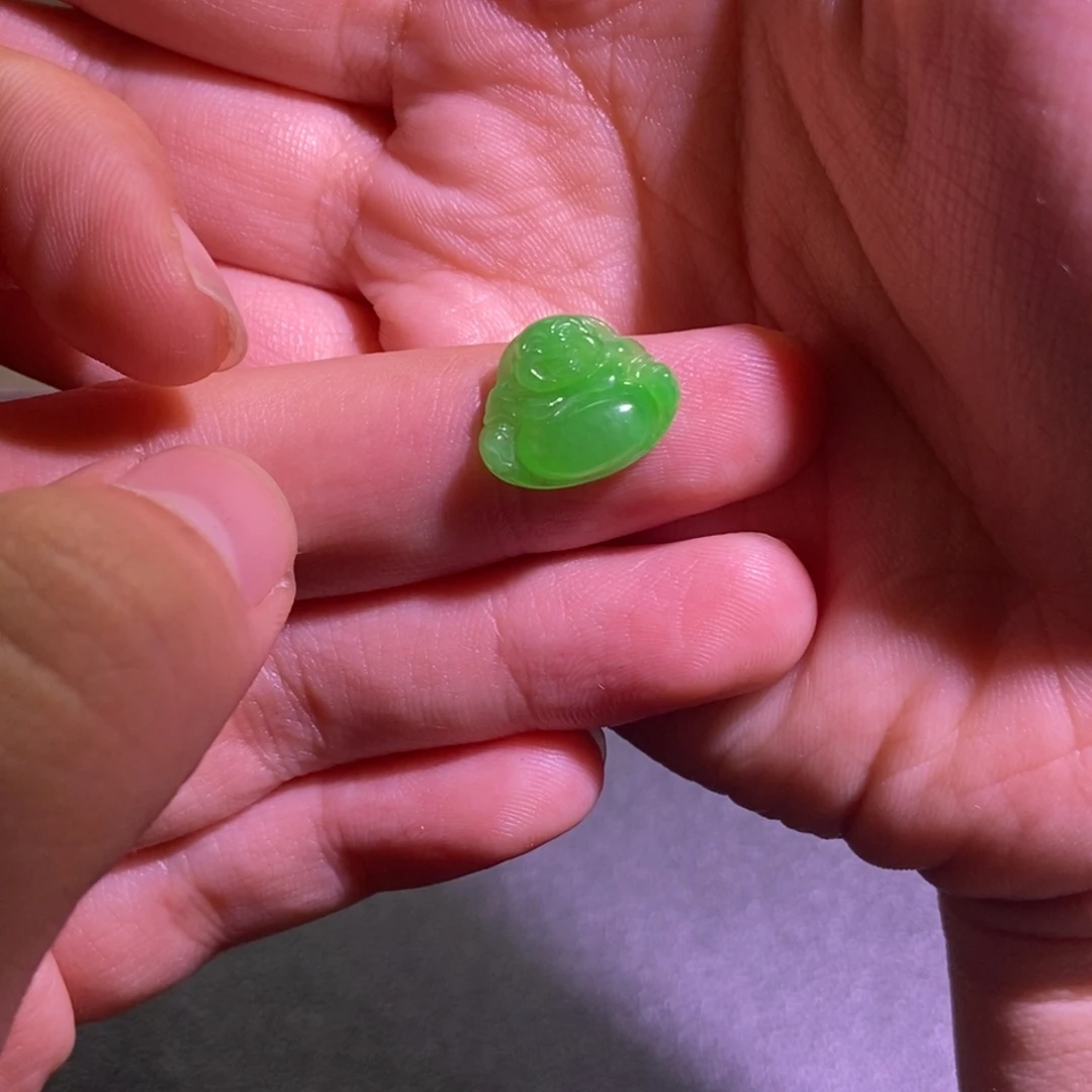 颈饰未镶嵌翡翠我**？吊坠